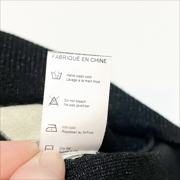 Chaser NWT Lurex Stripe Sweater Medium black gold metallic V neck lightweight - Picture 11 of 11